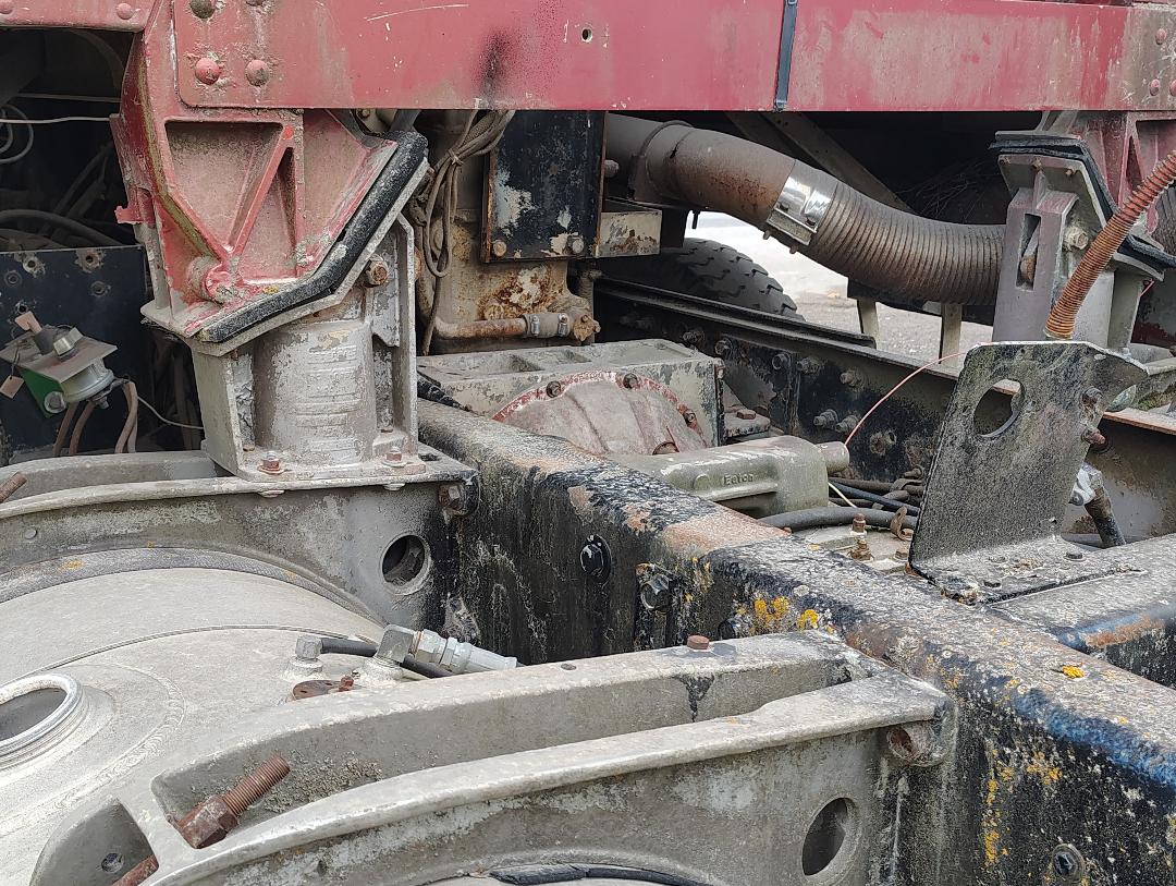 1981 PETERBILT Cabover - Image 15